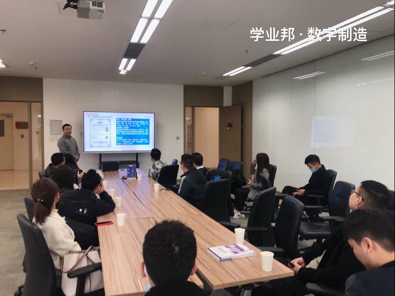 正版49圖庫,專業(yè)數(shù)據(jù)解釋設(shè)想_旅行版31.655