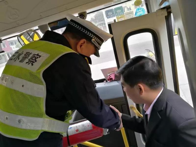 三區(qū)最新司機招聘現(xiàn)狀，行業(yè)前景與個人選擇