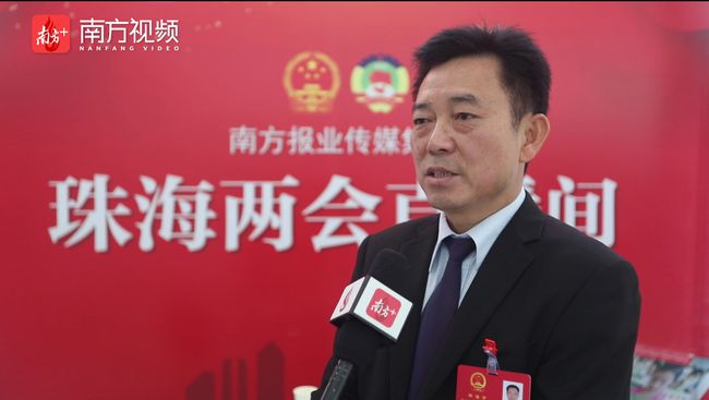 都市保鏢羅軍最新章，高科技產(chǎn)品的璀璨時(shí)代風(fēng)采
