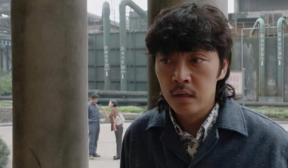 演員尋建建，演藝之路的閃耀之星