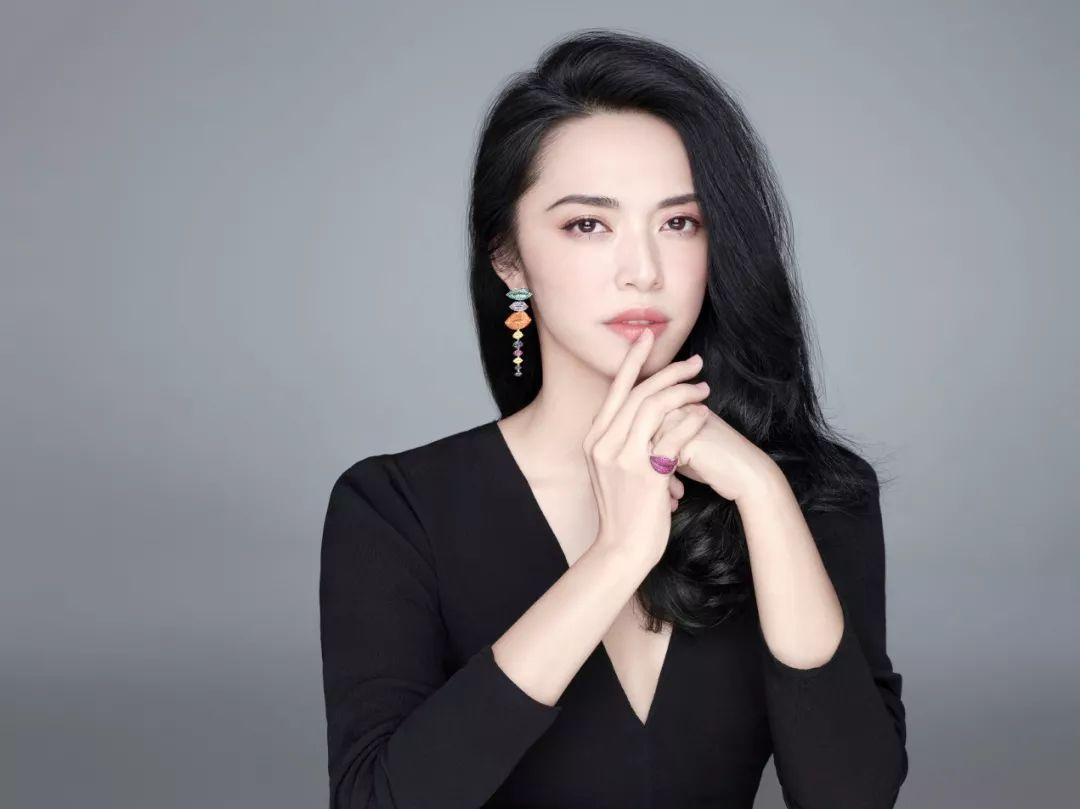 明星站姿，打造自信魅力的秘訣與步驟指南