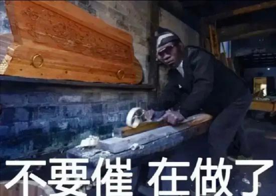 最新棺材新聞，小巷深處的特色小店，棺材藝術(shù)煥發(fā)新生命