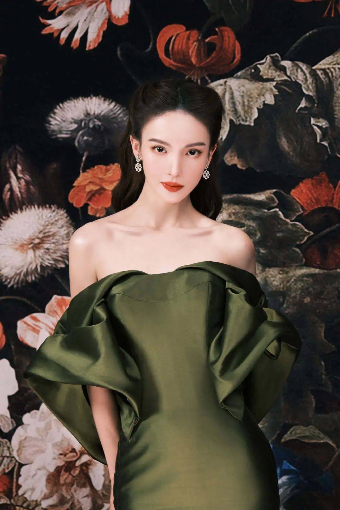 旅行探險(xiǎn)背后的真實(shí)，與女明星的相遇與挑戰(zhàn)？