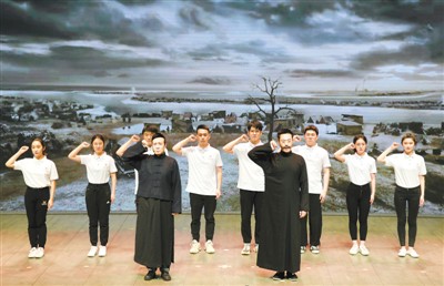 演員鐘華，炸裂演技，魅力四射的熒幕魅力之星