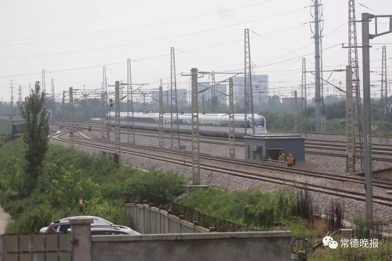 石長(zhǎng)鐵路動(dòng)車最新動(dòng)態(tài)，駛向自然美景的寧靜之旅