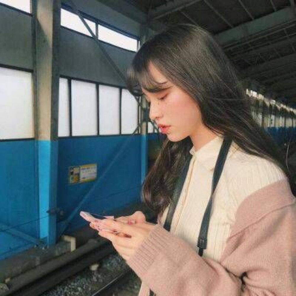 QQ最新女生頭像故事，友情與陪伴的溫馨之旅