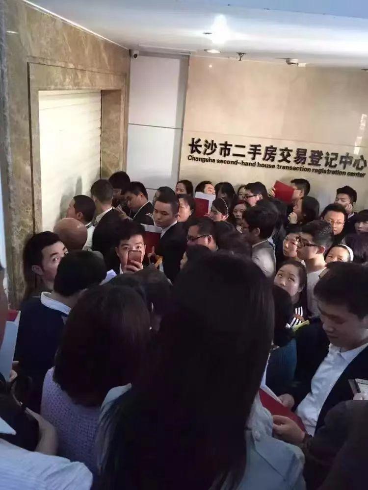 2025年房產(chǎn)贈(zèng)與過戶政策解讀，一場心靈之旅