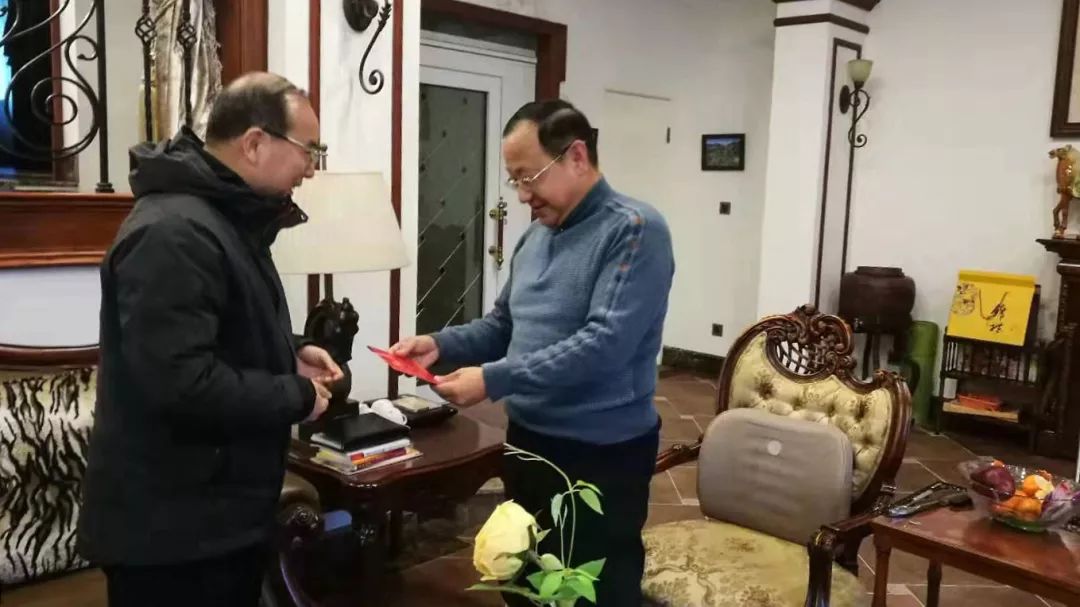 尹副廳科技新品，智能生活璀璨明珠，引領(lǐng)未來科技革新風潮