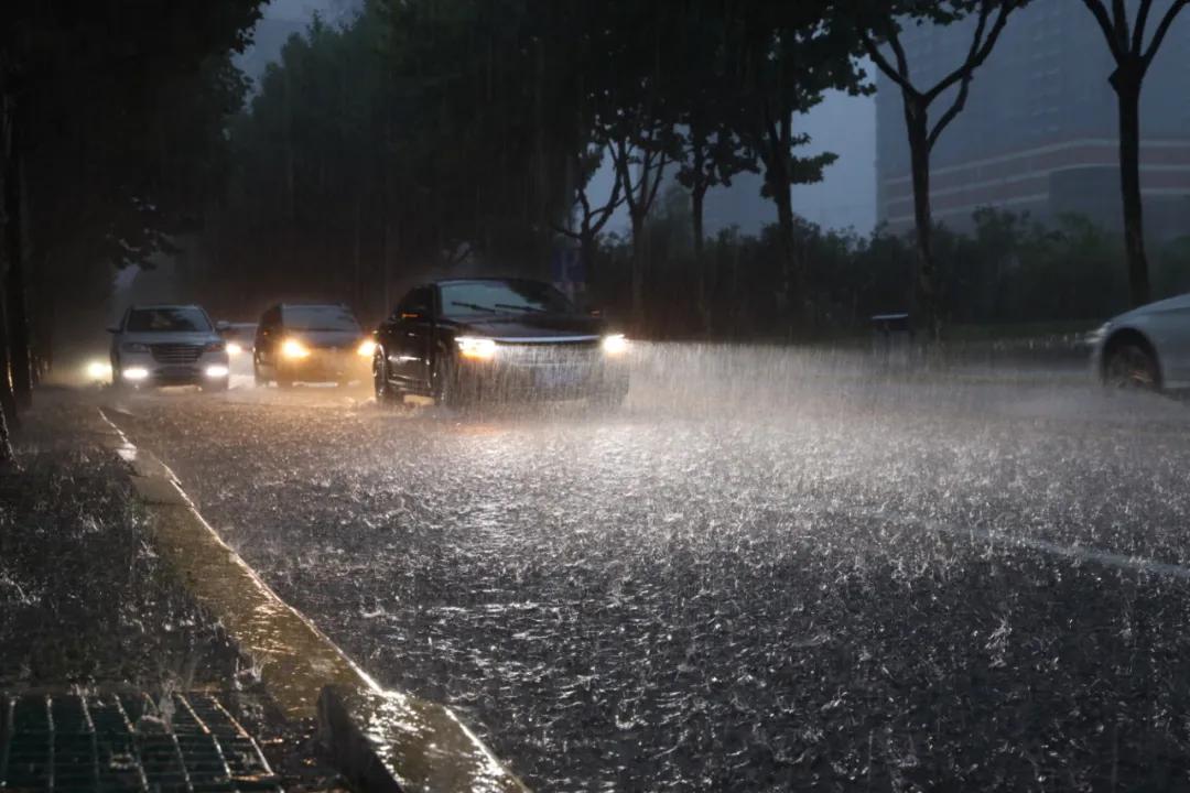 應對暴雨天氣的步驟指南，從初學者到進階用戶的全方位指南（最新暴雨應對資訊）